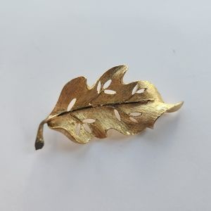 Gold-toned Oak Leaf Brooch/Pin